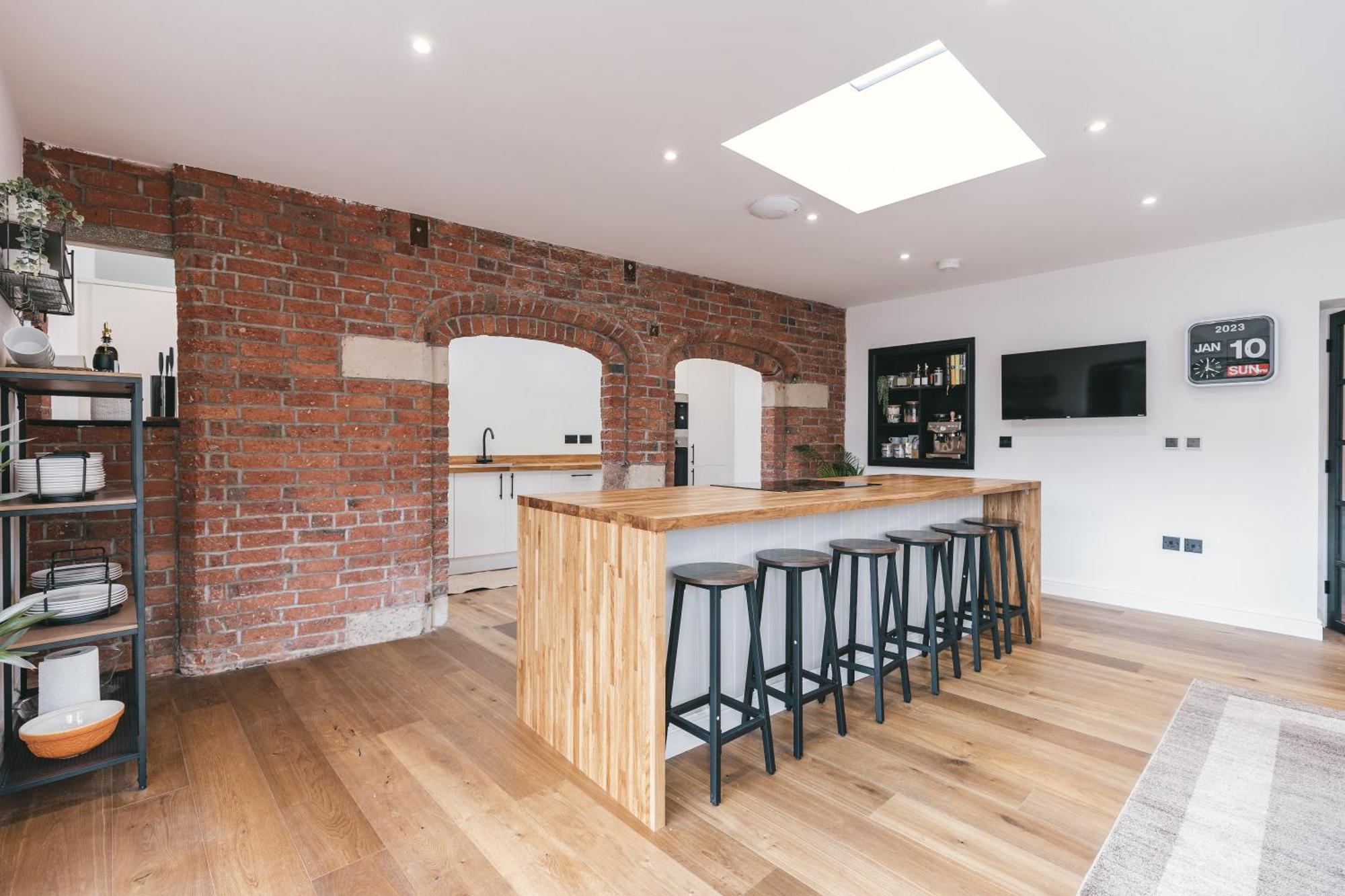 House With A Cinema And Games Room, Sleeps 17 Shrewsbury Extérieur photo