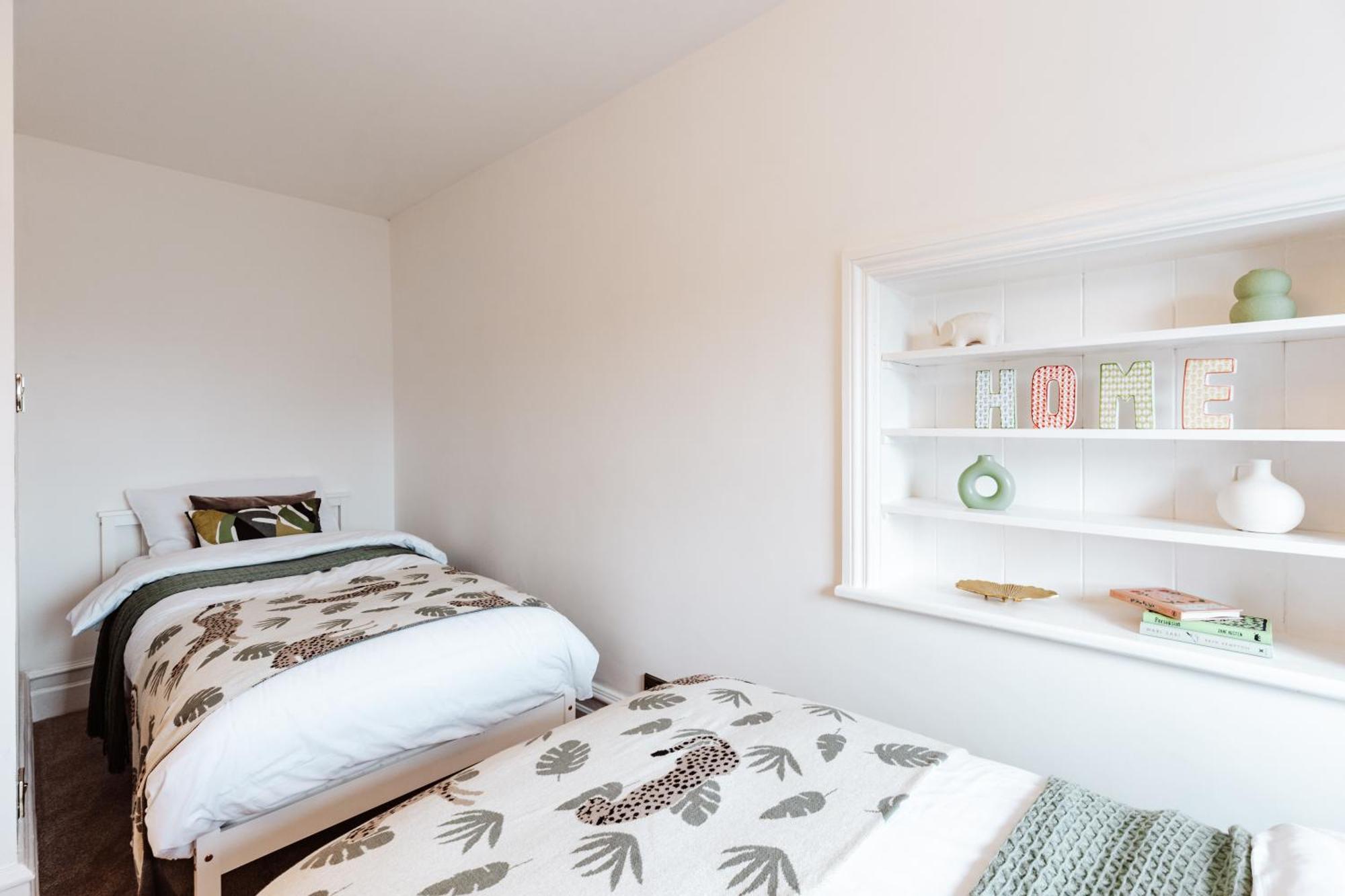 House With A Cinema And Games Room, Sleeps 17 Shrewsbury Extérieur photo