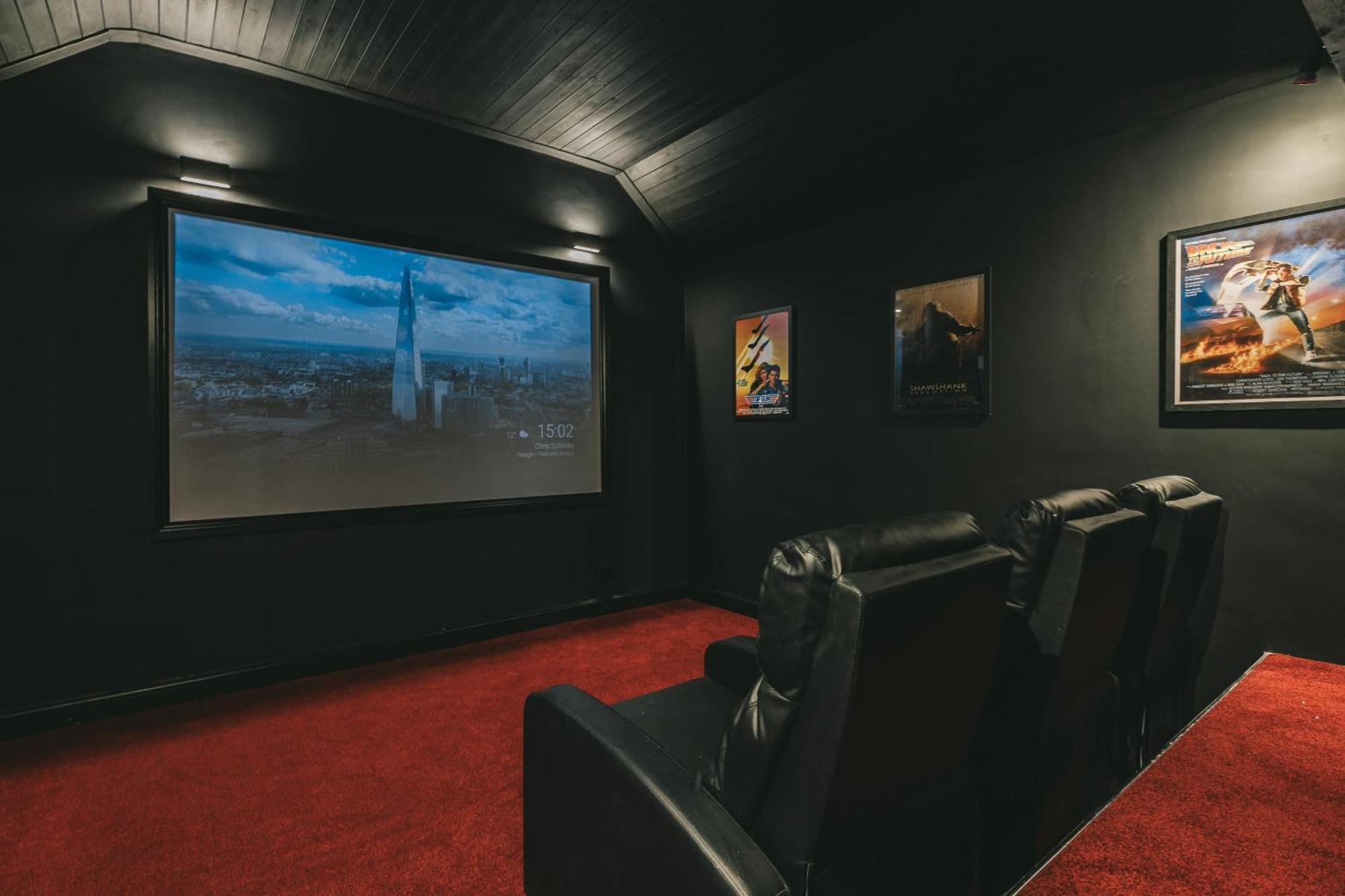House With A Cinema And Games Room, Sleeps 17 Shrewsbury Extérieur photo