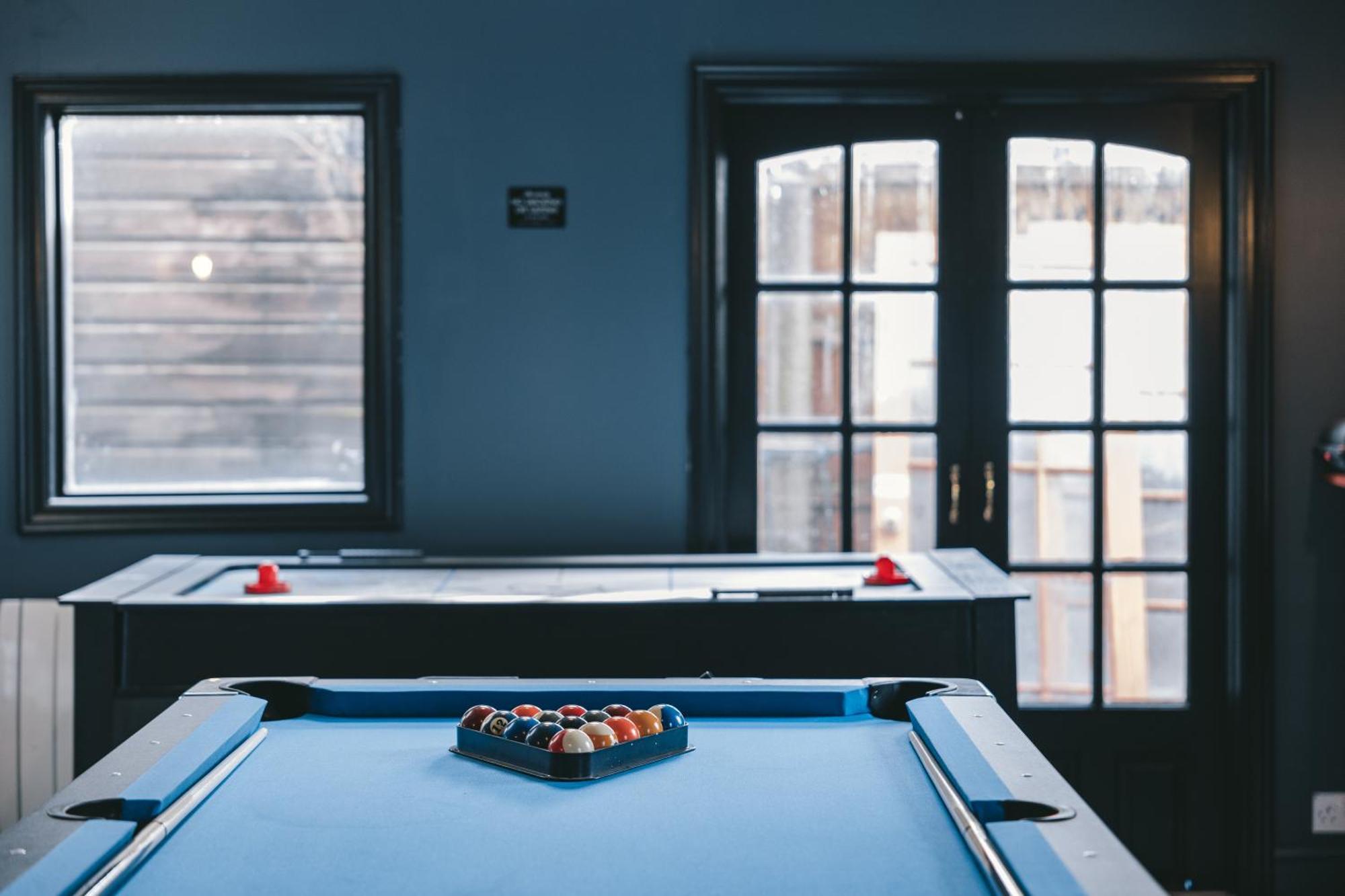 House With A Cinema And Games Room, Sleeps 17 Shrewsbury Extérieur photo