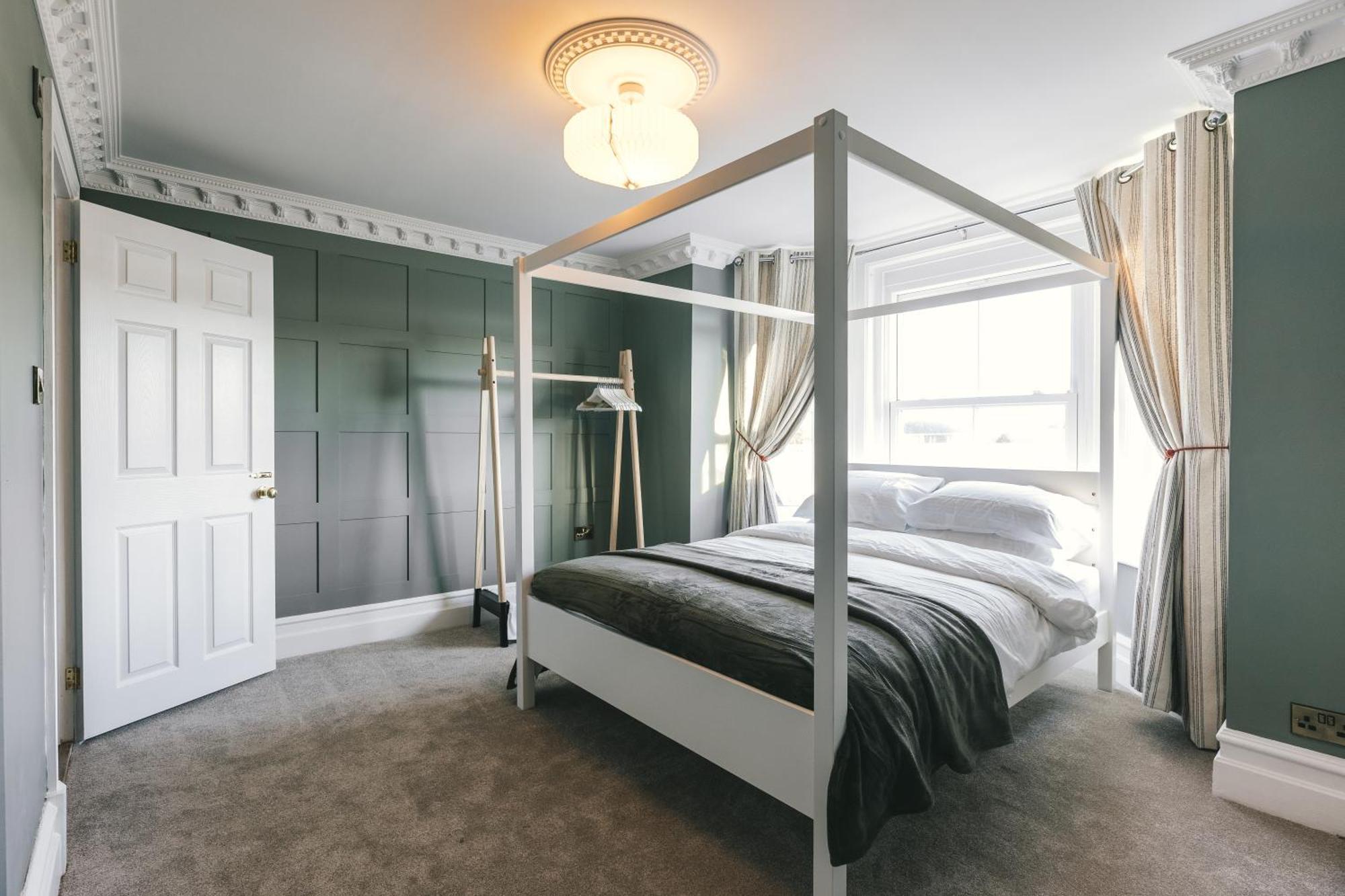 House With A Cinema And Games Room, Sleeps 17 Shrewsbury Extérieur photo